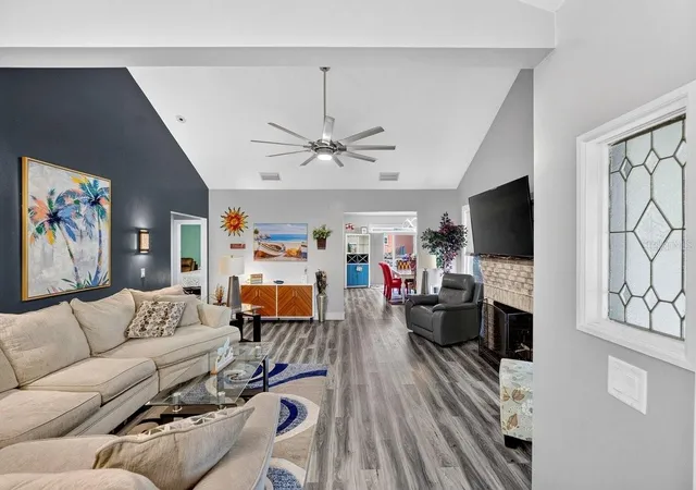 Photo 2 of Single family home for sale at 928 N Oleander Ave, Daytona Beach, FL 32118 | MLS# V4951289 | Listing updated on 2026-10-06