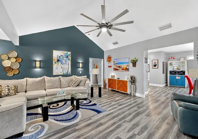 Photo 3 of Single family home for sale at 928 N Oleander Ave, Daytona Beach, FL 32118 | MLS# V4951289 | Listing updated on 2026-10-06