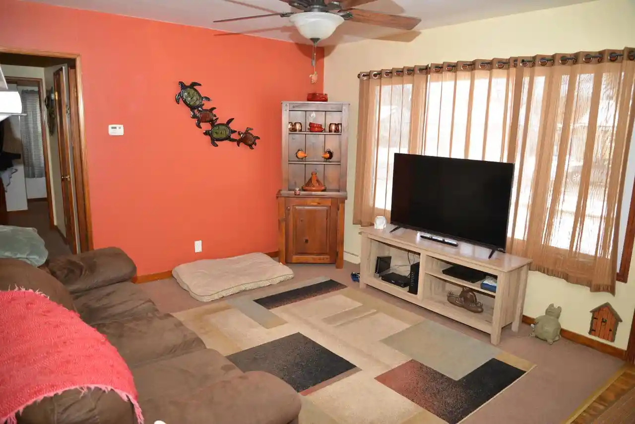 Photo 1 of Single Family Residence at 159 W Armour Avenue Avenue, Milwaukee, WI 53207 | MLS# 1522992 | | Sold on 2017-05-26