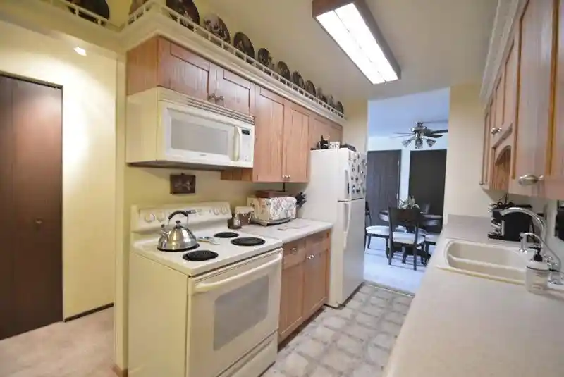 Photo 4 of Condominium at 6440 W Howard Ave Ave #203, Milwaukee, WI 53220 | MLS# 1567466 | | Sold on 2018-03-16