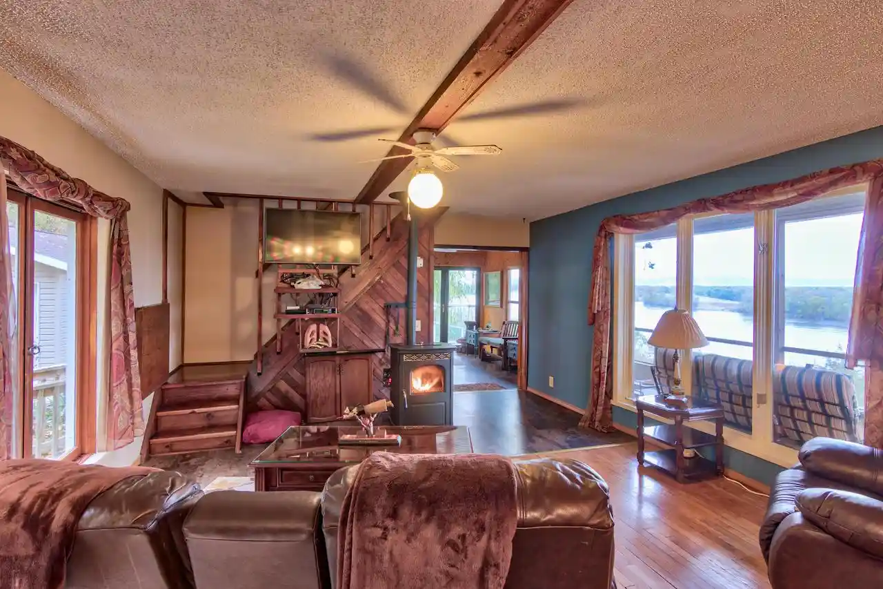 Photo 2 of Single Family Residence at 911 Mississippi Ln, Brownsville, MN 55919 | MLS# 1581049 | | Sold on 2018-07-18