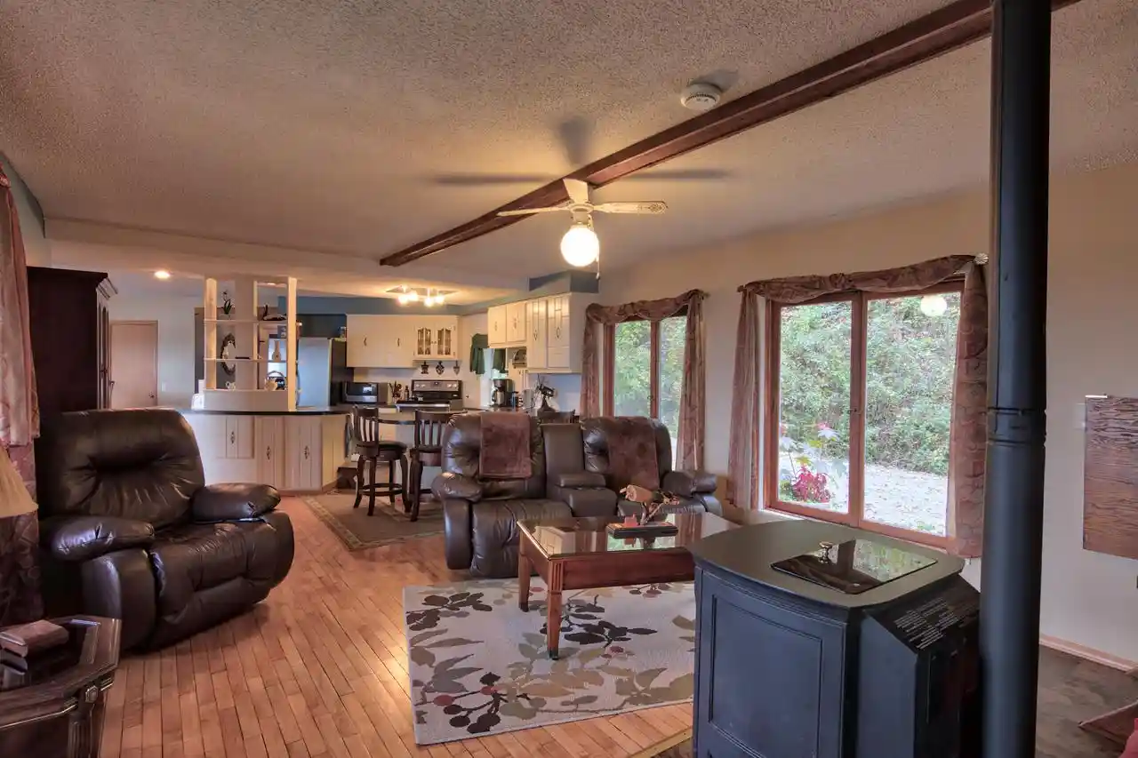 Photo 4 of Single Family Residence at 911 Mississippi Ln, Brownsville, MN 55919 | MLS# 1581049 | | Sold on 2018-07-18