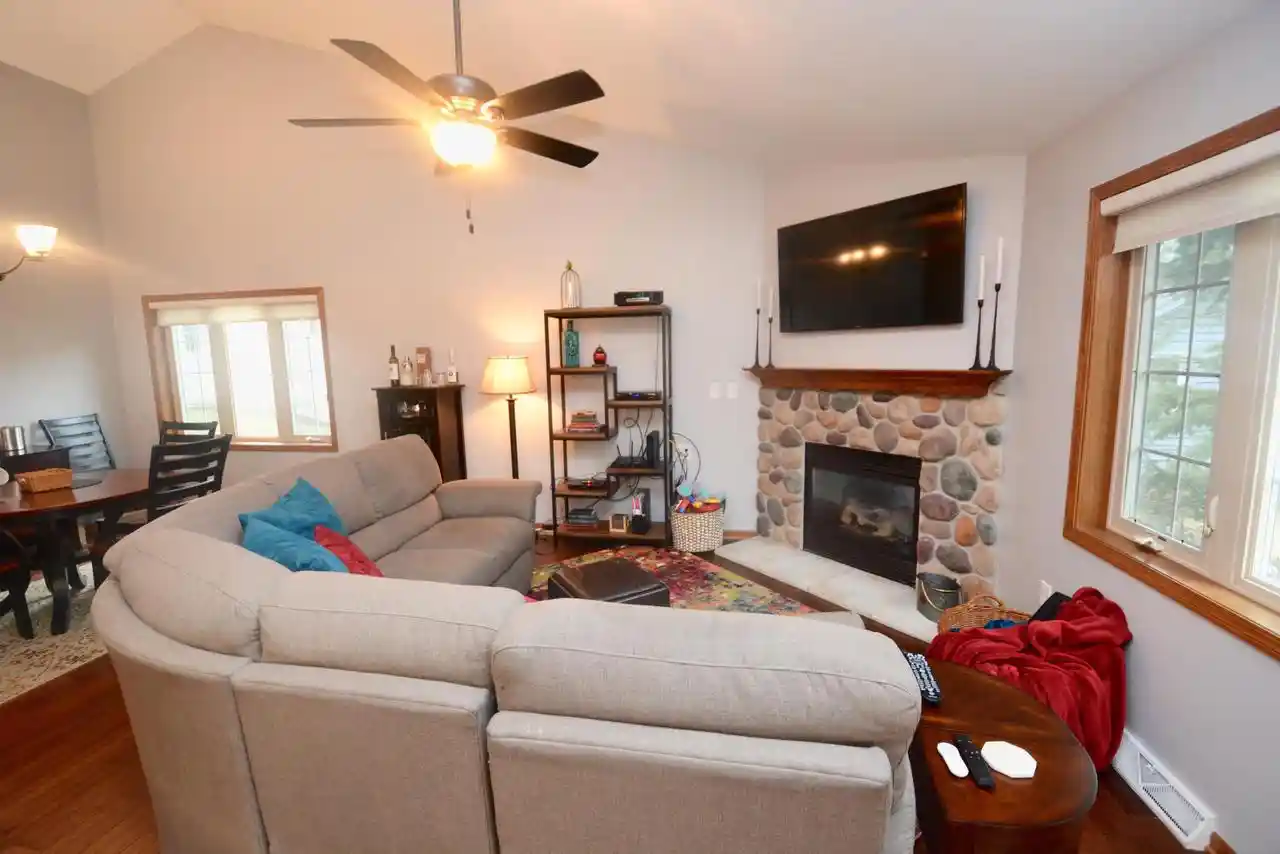 3rd image of 315 Endfield Cir Cir #37, Waukesha, WI 53186 | MLS# 1681775