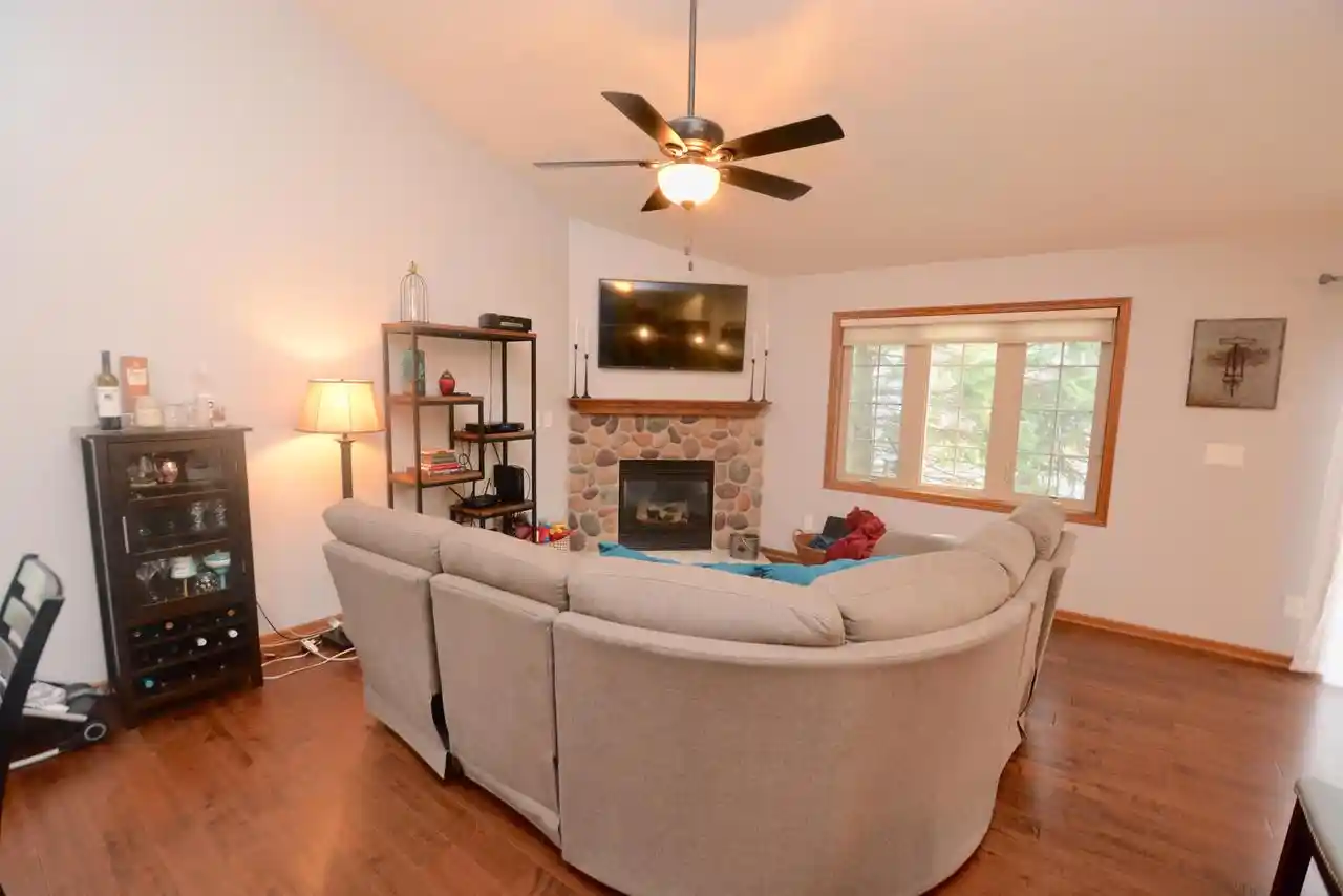 4th image of 315 Endfield Cir Cir #37, Waukesha, WI 53186 | MLS# 1681775
