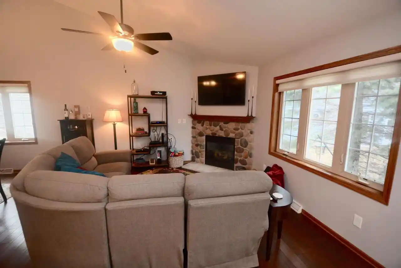 5th image of 315 Endfield Cir Cir #37, Waukesha, WI 53186 | MLS# 1681775