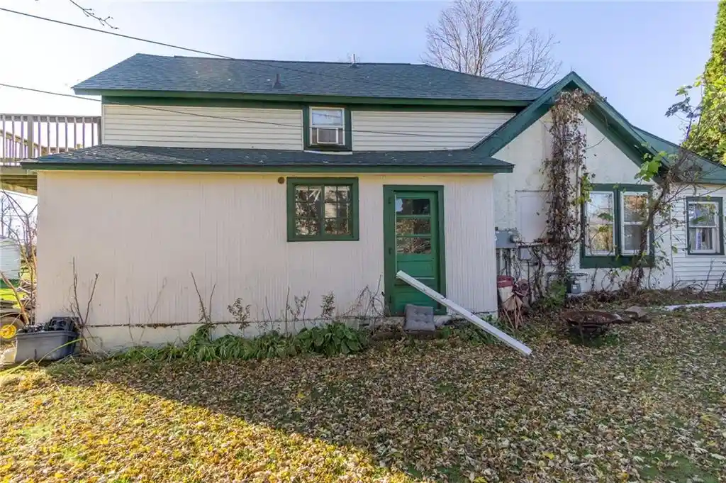 image of 812 W Lincoln St St, Augusta, WI 54722