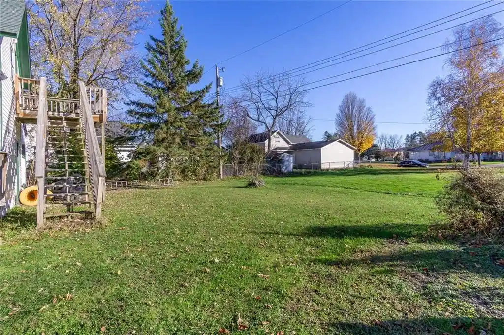 image of 812 W Lincoln St St, Augusta, WI 54722