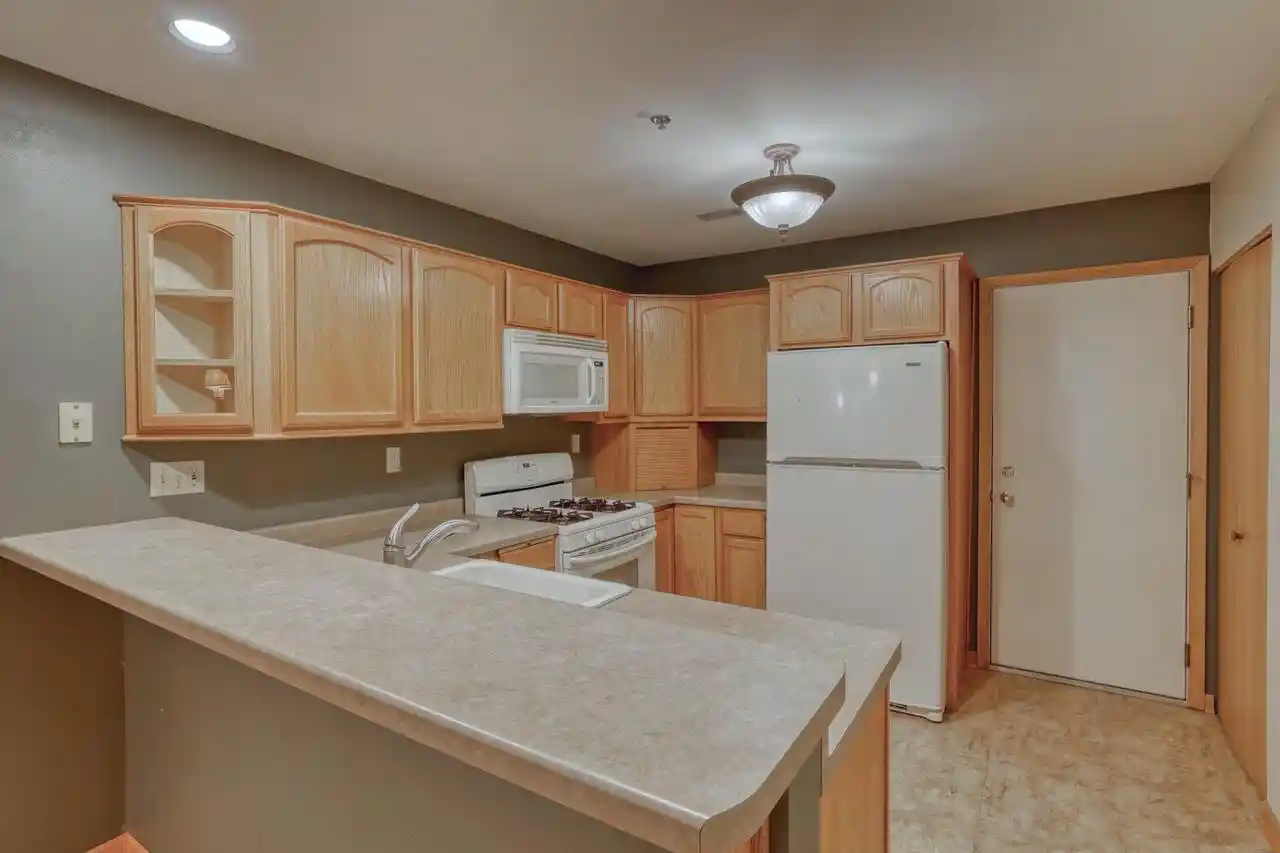 Homes for sale in Brookfield, WI | 18275 Brookfield Lake Drive Drive, Brookfield, WI 53045 | Houzeo