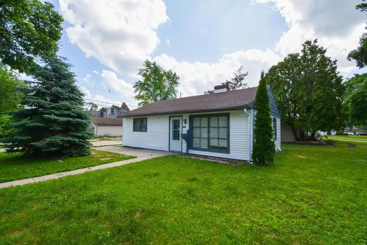 Homes for sale in Milwaukee, WI | 5625 N 57Th Street Street, Milwaukee, WI 53218 | MLS# 1942290