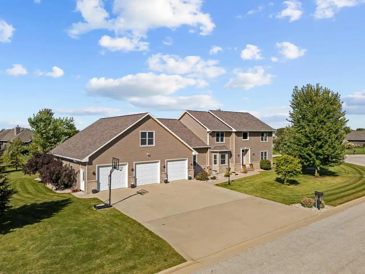 Homes for sale in Sherwood, WI | W5071 Cherrywood Court Court, Sherwood, WI 54169 | MLS# 1942995