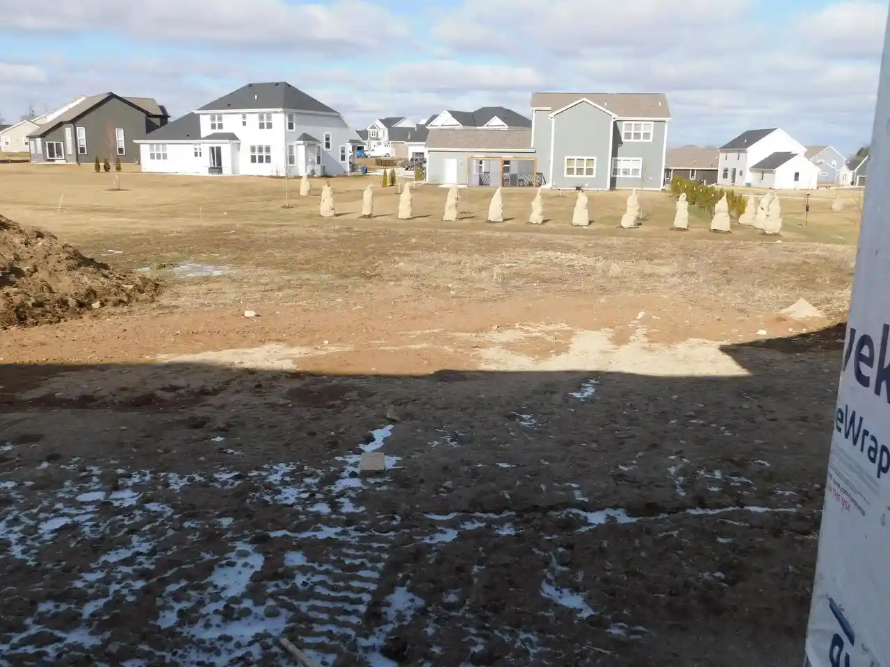 3rd image of 792 N Sparrow Way Way, Grafton, WI 53024 | MLS# 1943302
