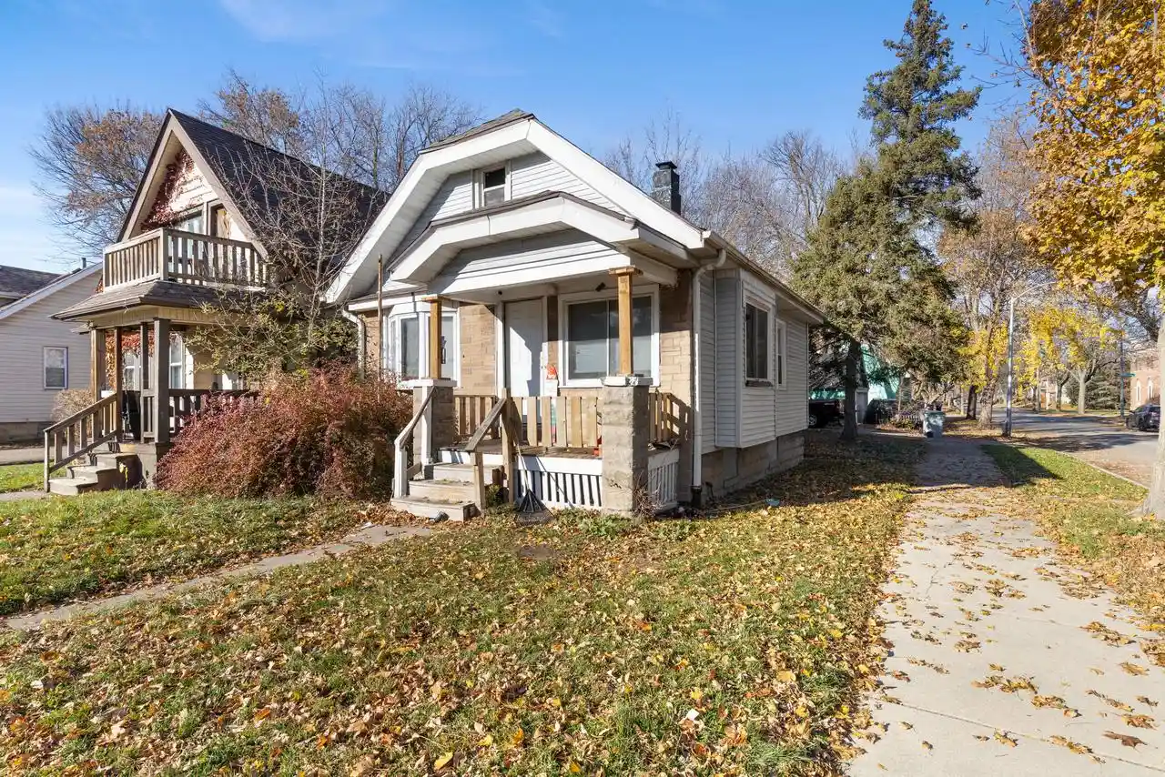 Homes for sale in Milwaukee, WI | 4200 W Bonny Pl Pl, Milwaukee, WI 53216 | MLS# 1943672