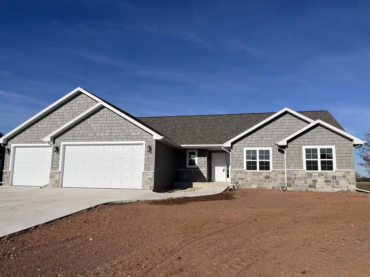 Homes for sale in New London, WI | 1515 Caroline Dr Dr, New London, WI 54961 | MLS# 50318618