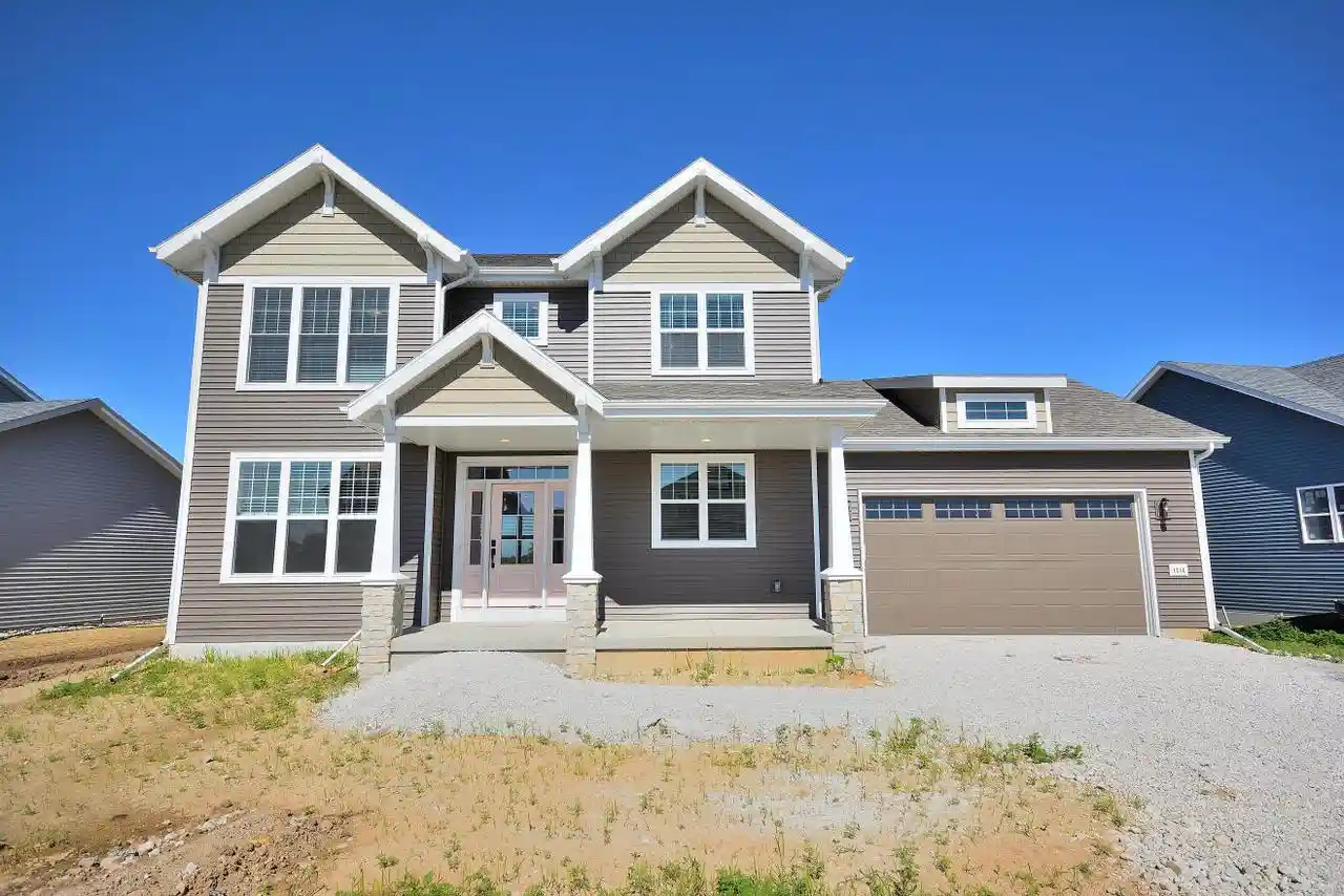 1st image of 1214 Arrowood Circle West Circle West, Oconomowoc, WI 53066 | MLS# 1945013