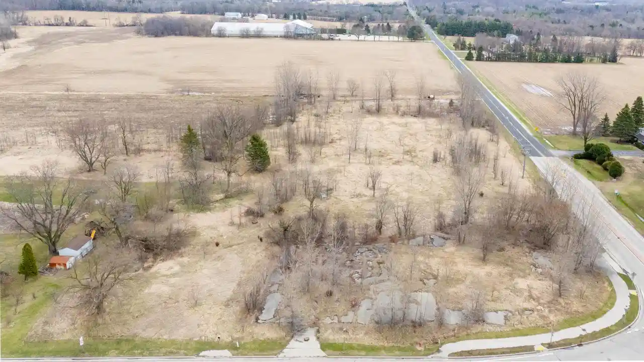 5th image of 4510 County Hwy P #4522, West Bend, WI 53095 | MLS# 1945203