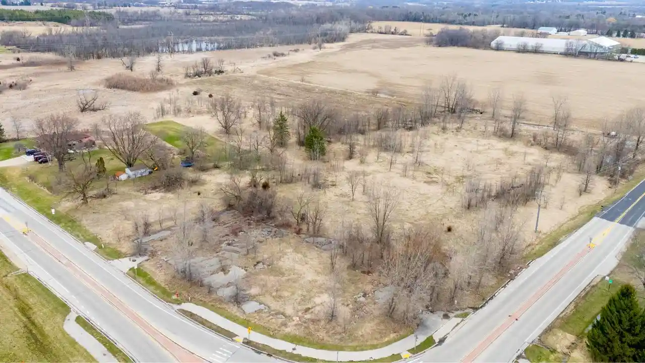 19th image of 4510 County Hwy P #4522, West Bend, WI 53095 | MLS# 1945203
