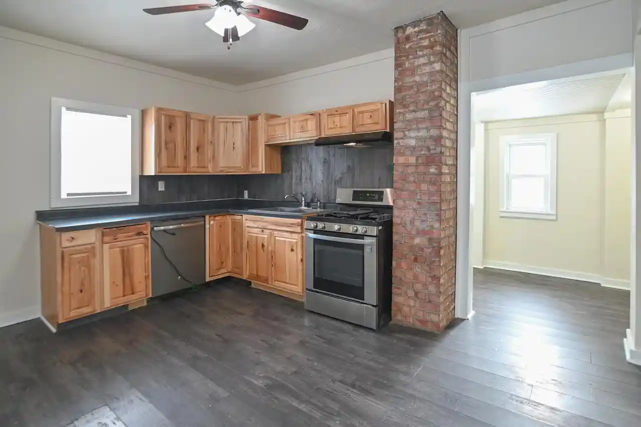 Photo 4 of Single family home for sale at 525 School Avenue Avenue, Oshkosh, WI 54901 | MLS# 50319242 | Listing updated on 2026-10-02