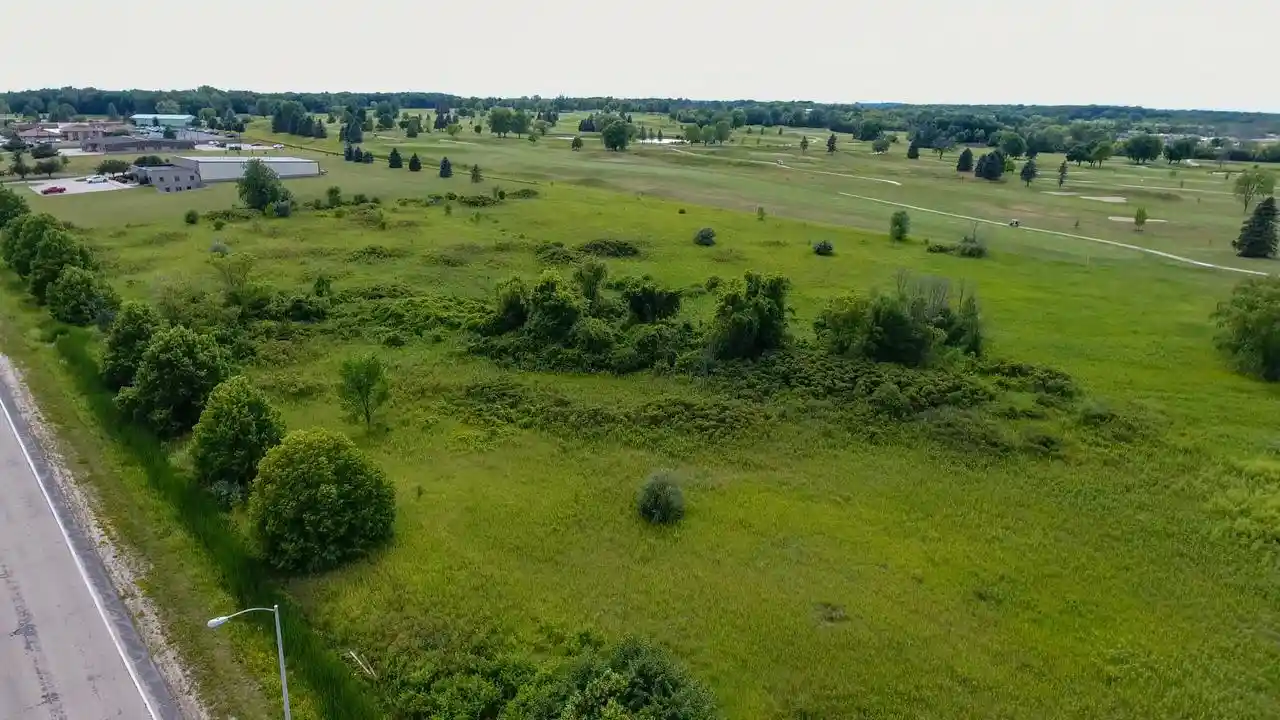 3rd image of 0 Trowbridge Dr Dr, Fond Du Lac, WI 54937 | MLS# 1945910