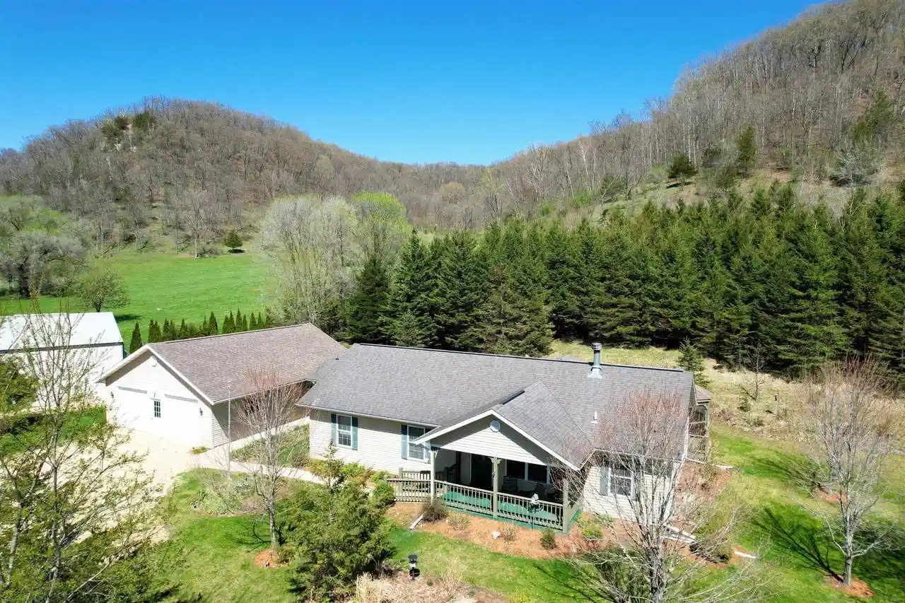 Homes for sale in Gays Mills, WI | 41498 Sleepy Hollow Road Road, Gays Mills, WI 54631 | MLS# 2014260