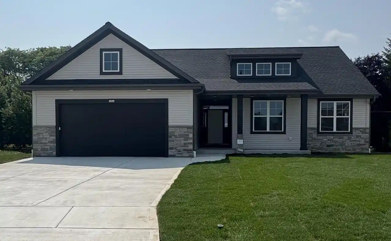 3rd image of 1044 Waterstone Court Court, Pewaukee, WI 53072 | MLS# 1946399