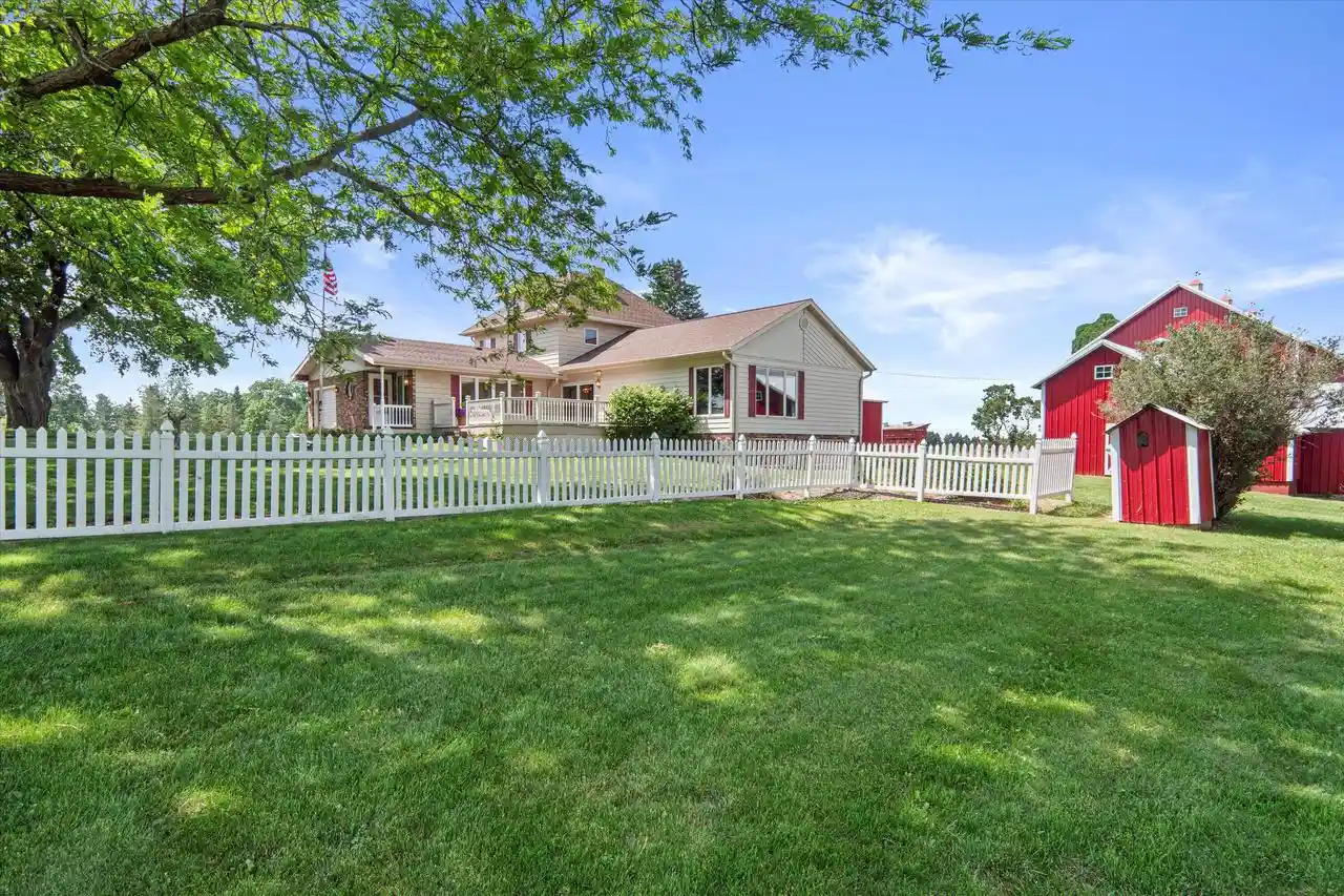 Homes for sale in Hustisford, WI | N4554 Lakeview Road Road, Hustisford, WI 53034 | MLS# 1946885