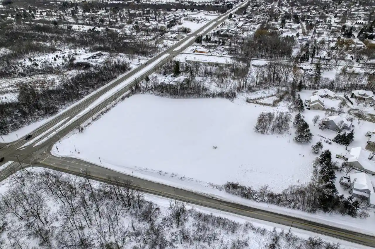 image of 2707 W Puetz Street Street, Franklin, WI 53132 | MLS# 1947014