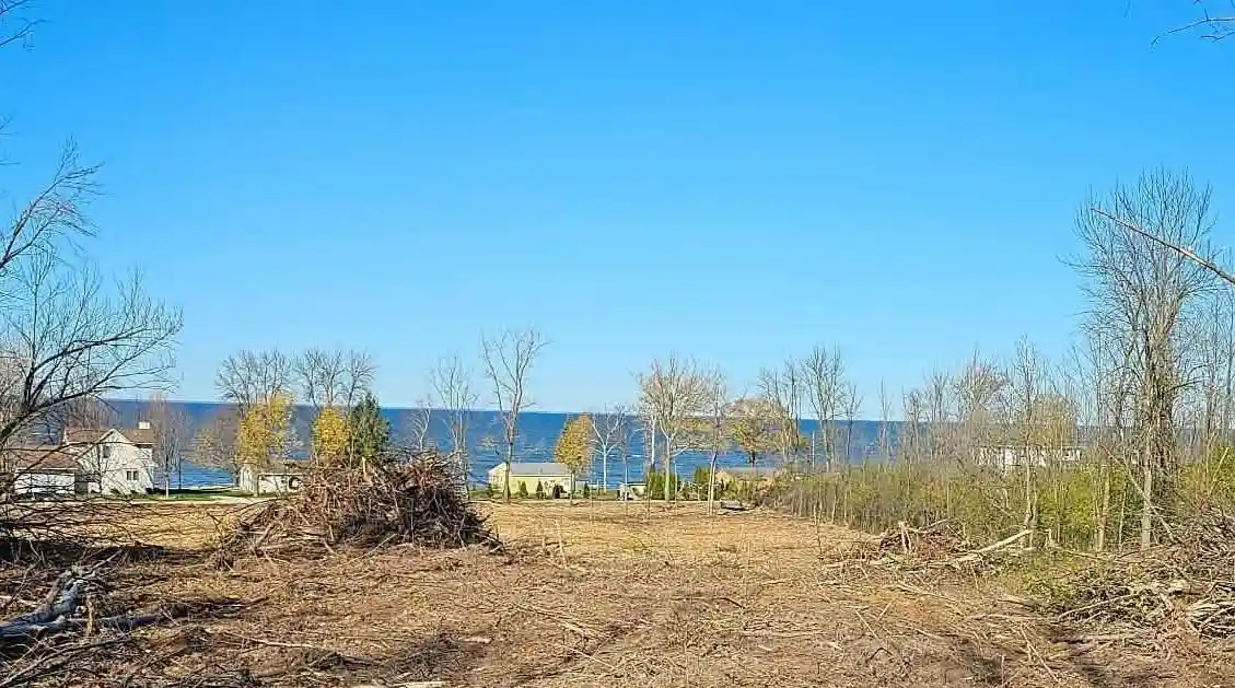 8th image of Sun N Surf Dr Dr, Luxemburg, WI 54217 | MLS# 50319909