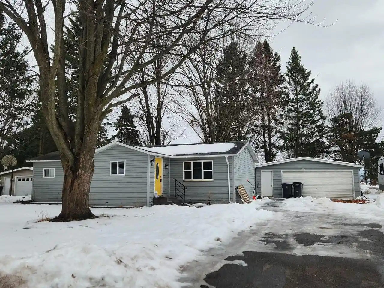 Homes for sale in Spencer, WI | 305 W Roberts Street Street, Spencer, WI 54449 | MLS# 22600131