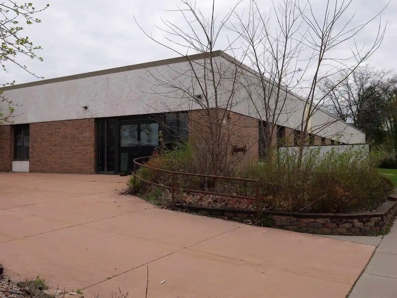 image of 165 S Chet Krause Dr Dr, Iola, WI 54945