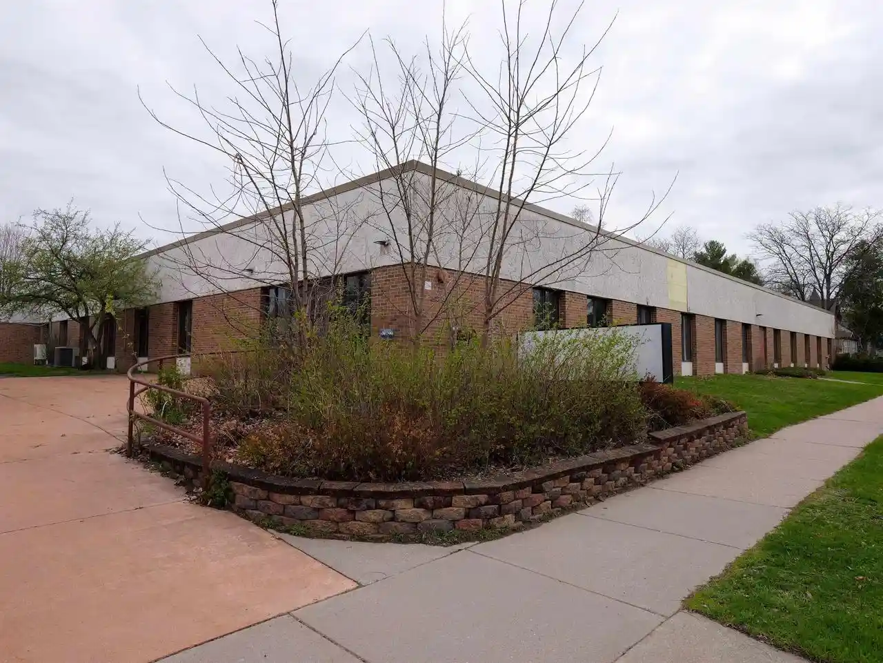 2nd image of 165 S Chet Krause Dr Dr, Iola, WI 54945