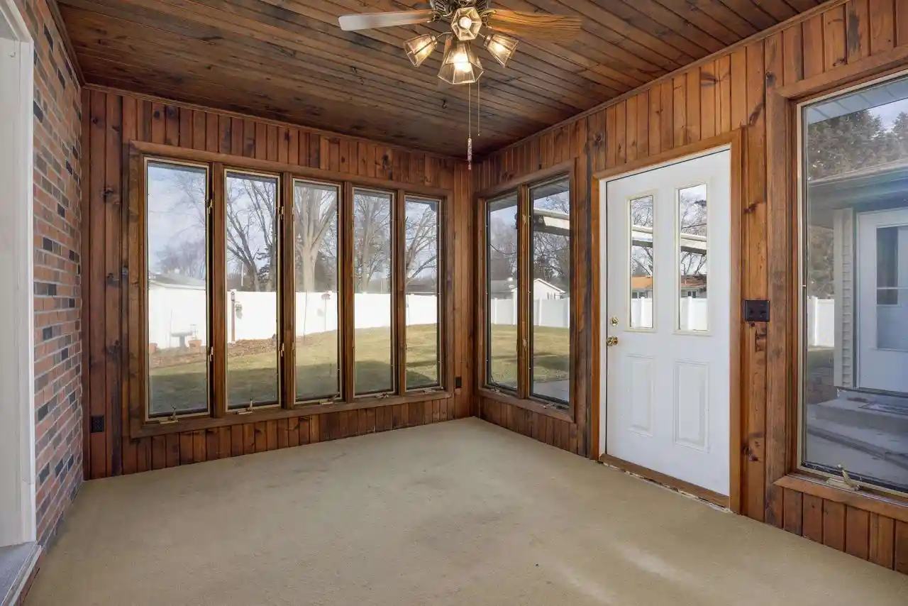 5th image of 1913 Black Bridge Road Road, Janesville, WI 53545 | MLS# 2015046