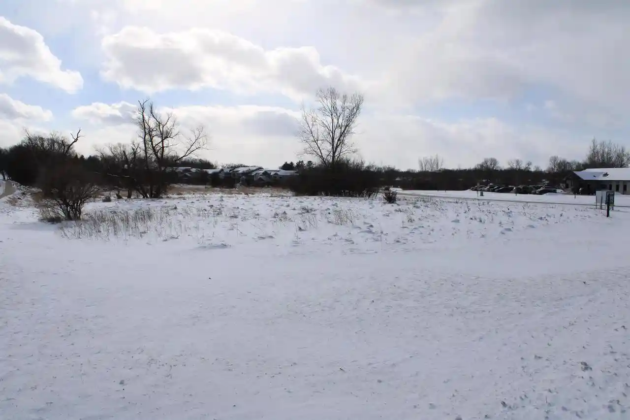 Homes for sale in Hartford, WI | 945 Bell Avenue Avenue, Hartford, WI 53027 | MLS# 1947832