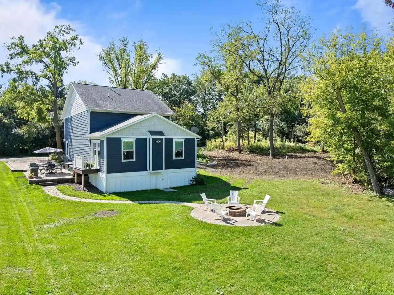 Homes for sale in Lake Geneva, WI | W3608 Glenmore Avenue Avenue, Lake Geneva, WI 53147 | MLS# 1948079