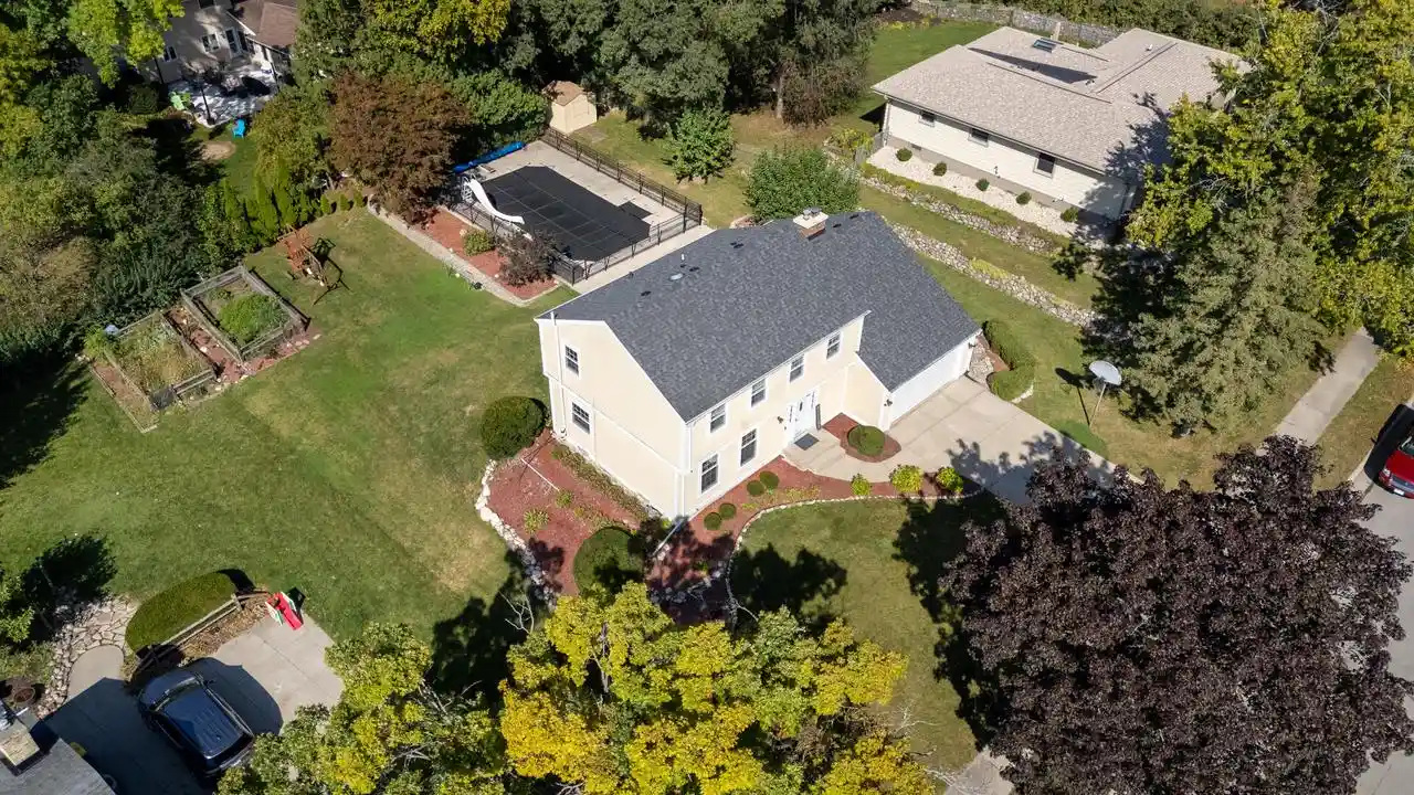 image of 504 Rawlins Dr Dr, Waukesha, WI 53188 | MLS# 1948128
