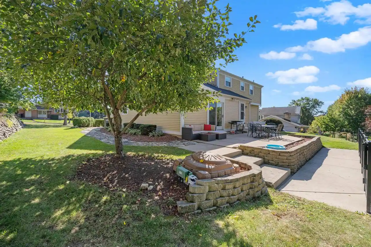 image of 504 Rawlins Dr Dr, Waukesha, WI 53188 | MLS# 1948128