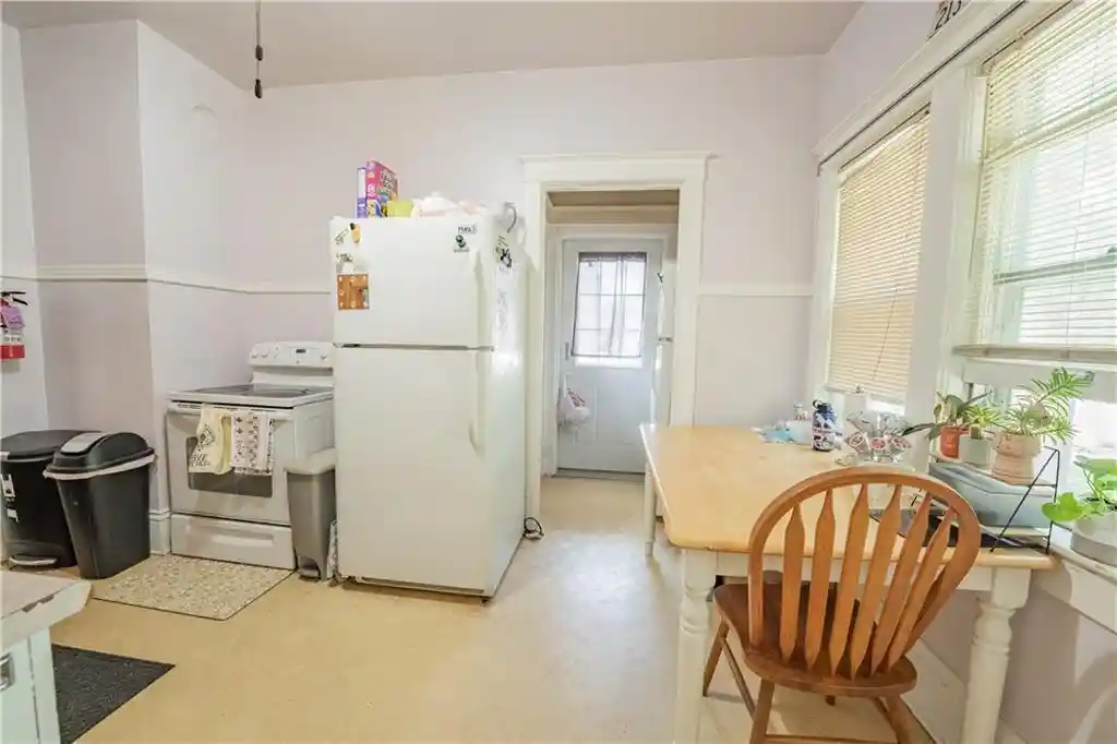 3rd image of 1010 S Farwell Street Street, Eau Claire, WI 54701 | MLS# 1598018