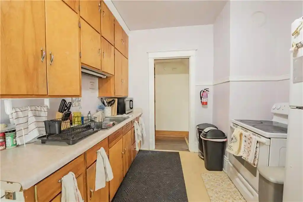 4th image of 1010 S Farwell Street Street, Eau Claire, WI 54701 | MLS# 1598018