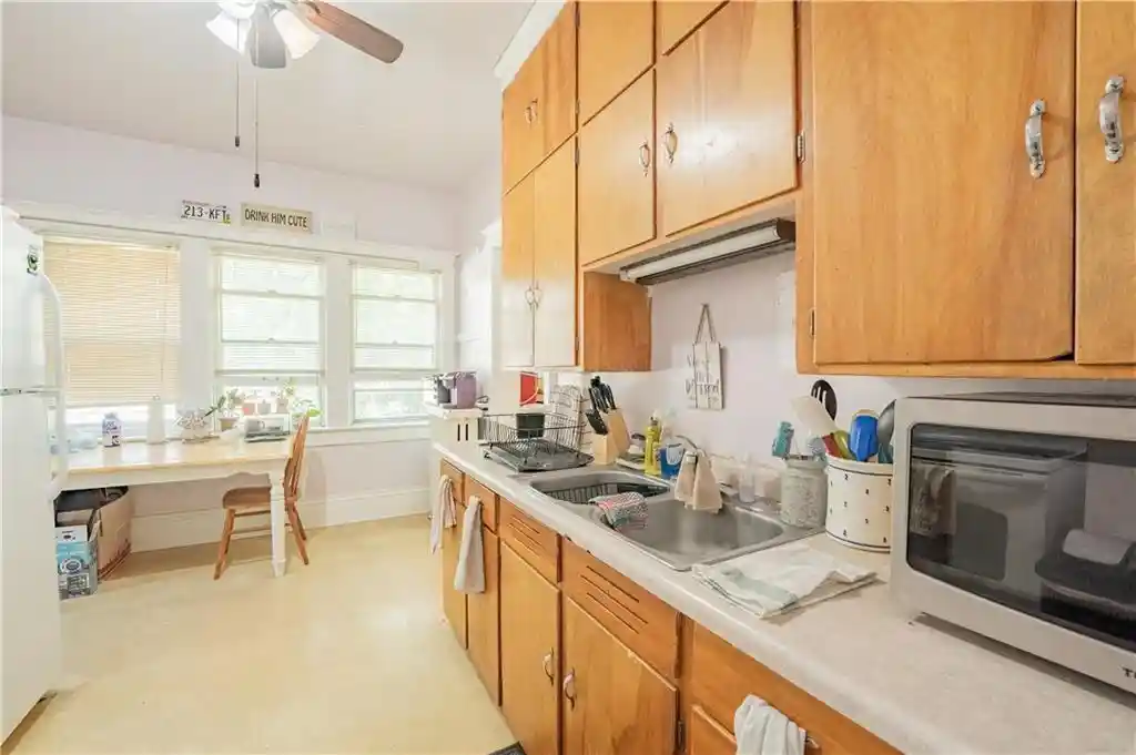 5th image of 1010 S Farwell Street Street, Eau Claire, WI 54701 | MLS# 1598018
