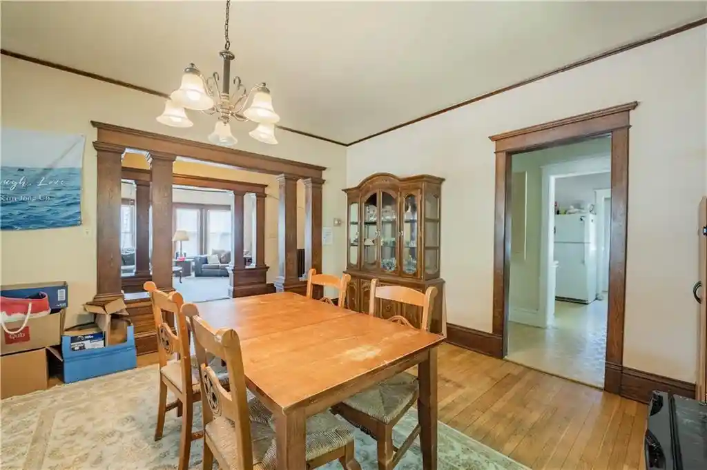 2nd image of 1010 S Farwell St St, Eau Claire, WI 54701
