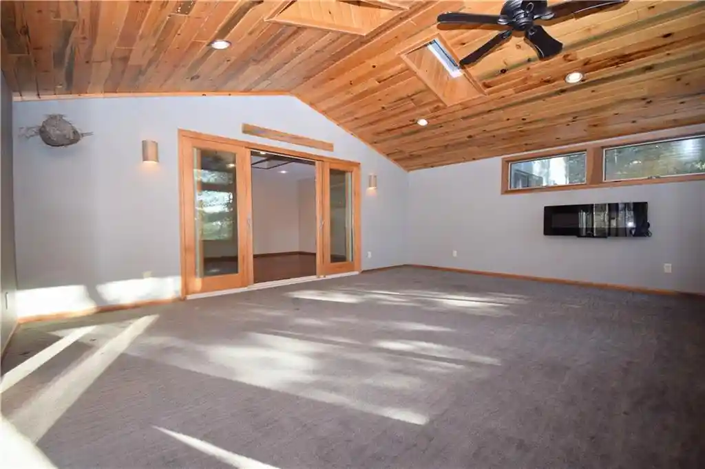 3rd image of 4549 Lunsman Dr Dr, Danbury, WI 54830 | MLS# 1598219