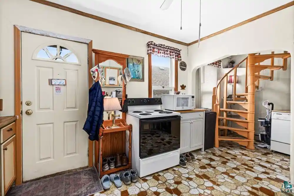 Homes for sale in Superior, WI | 1915 Wisconsin Ave Ave, Superior, WI 54880 | MLS# 6123602