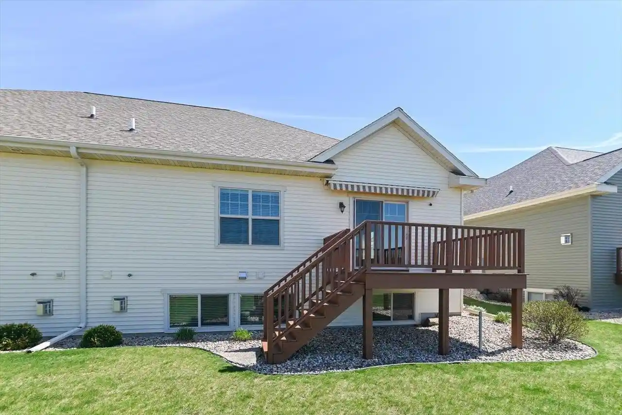 Homes for sale in Deforest, WI | 6795 Village Walk Lane Lane, Deforest, WI 53532 | Houzeo