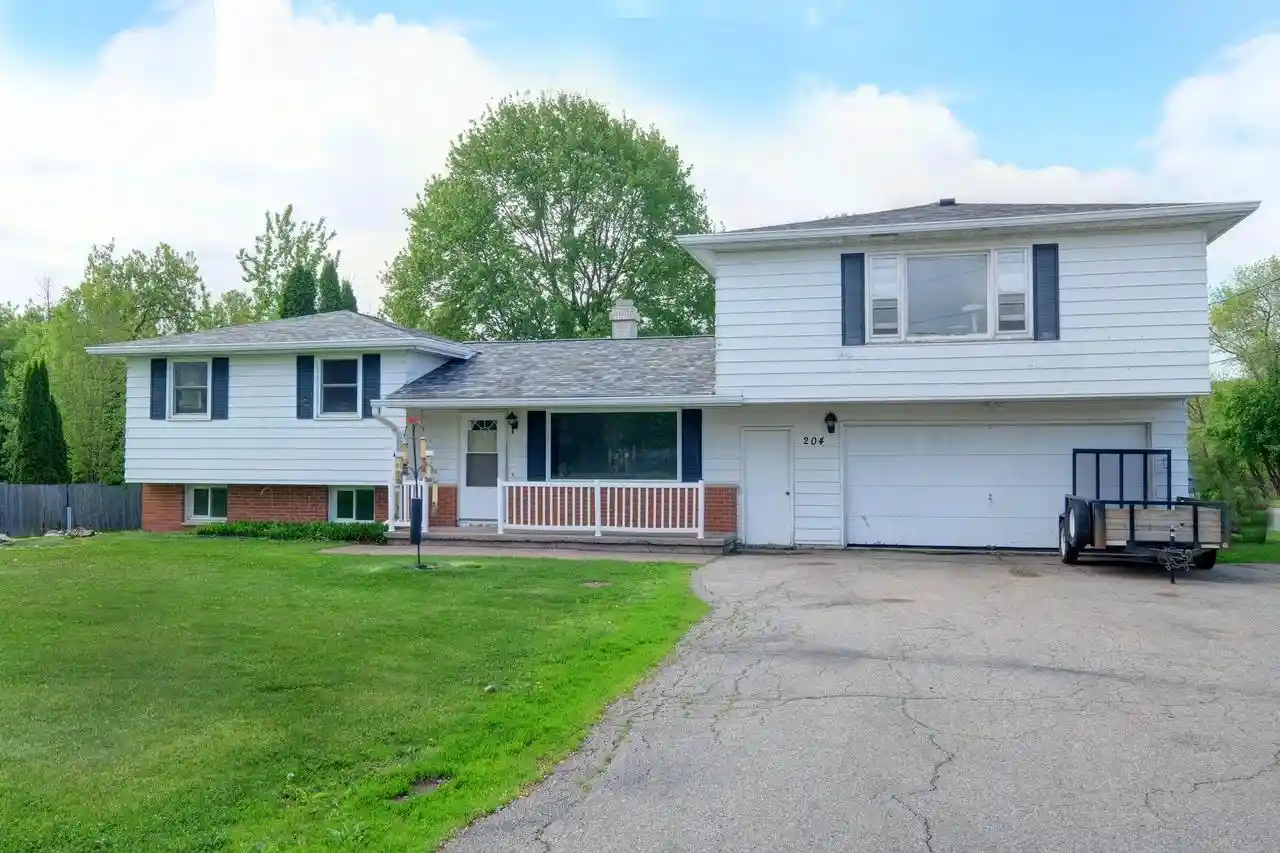 Homes for sale in Edgar, WI | 204 E Chesak Avenue Avenue, Edgar, WI 54426 | MLS# 22600776