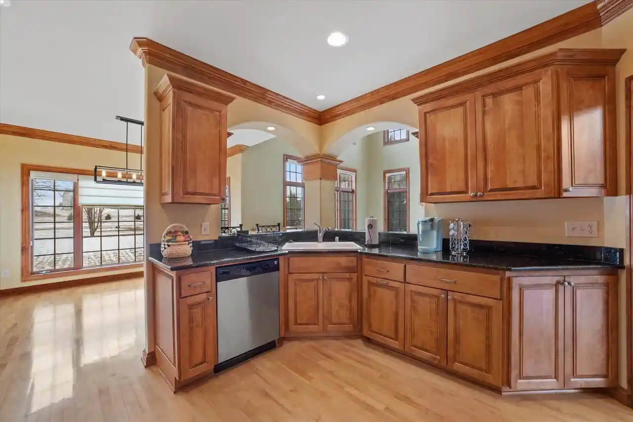 4th image of N60W27179 Trappers Run Run, Sussex, WI 53089 | MLS# 1952074