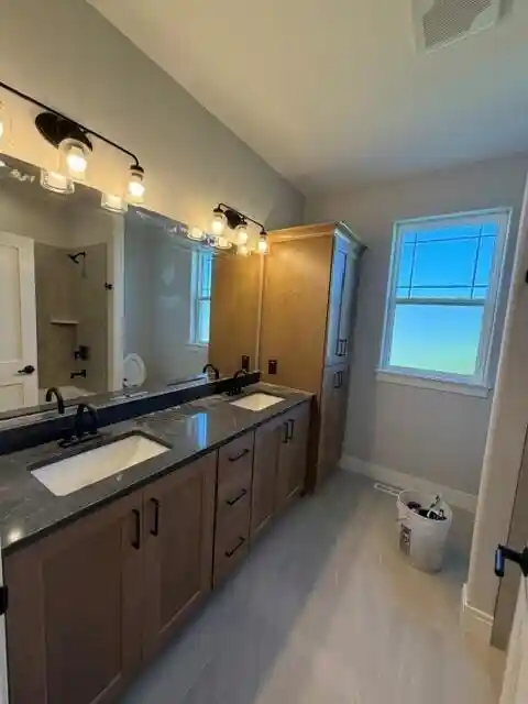 3rd image of 527 Talbots Woods Dr Dr, Dousman, WI 53118 | MLS# 1952163