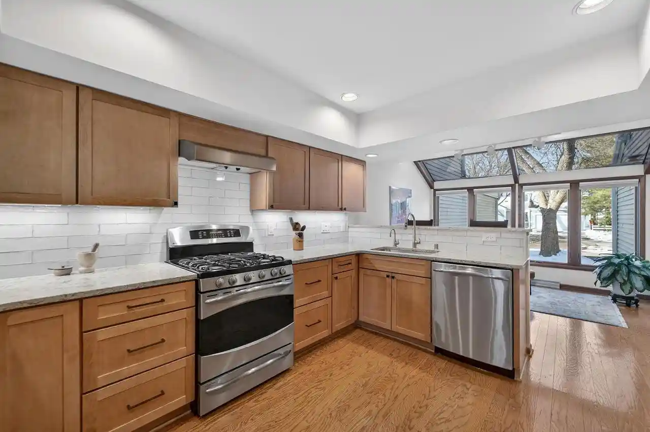 4th image of 12 Oak Creek Trail Trail, Madison, WI 53717 | MLS# 2017675