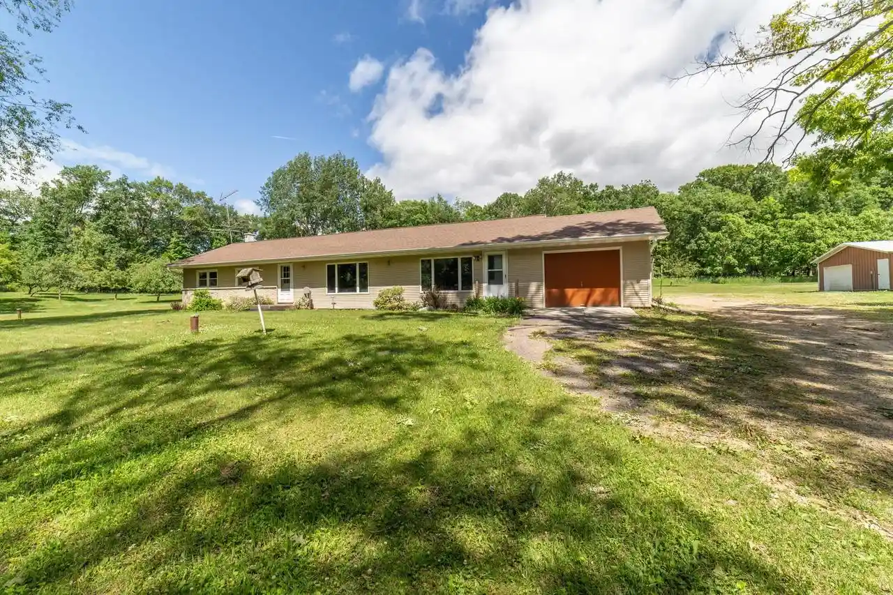 Homes for sale in Oxford, WI | N3412 2nd Ave Avenue Avenue, Oxford, WI 53952 | MLS# 2017792