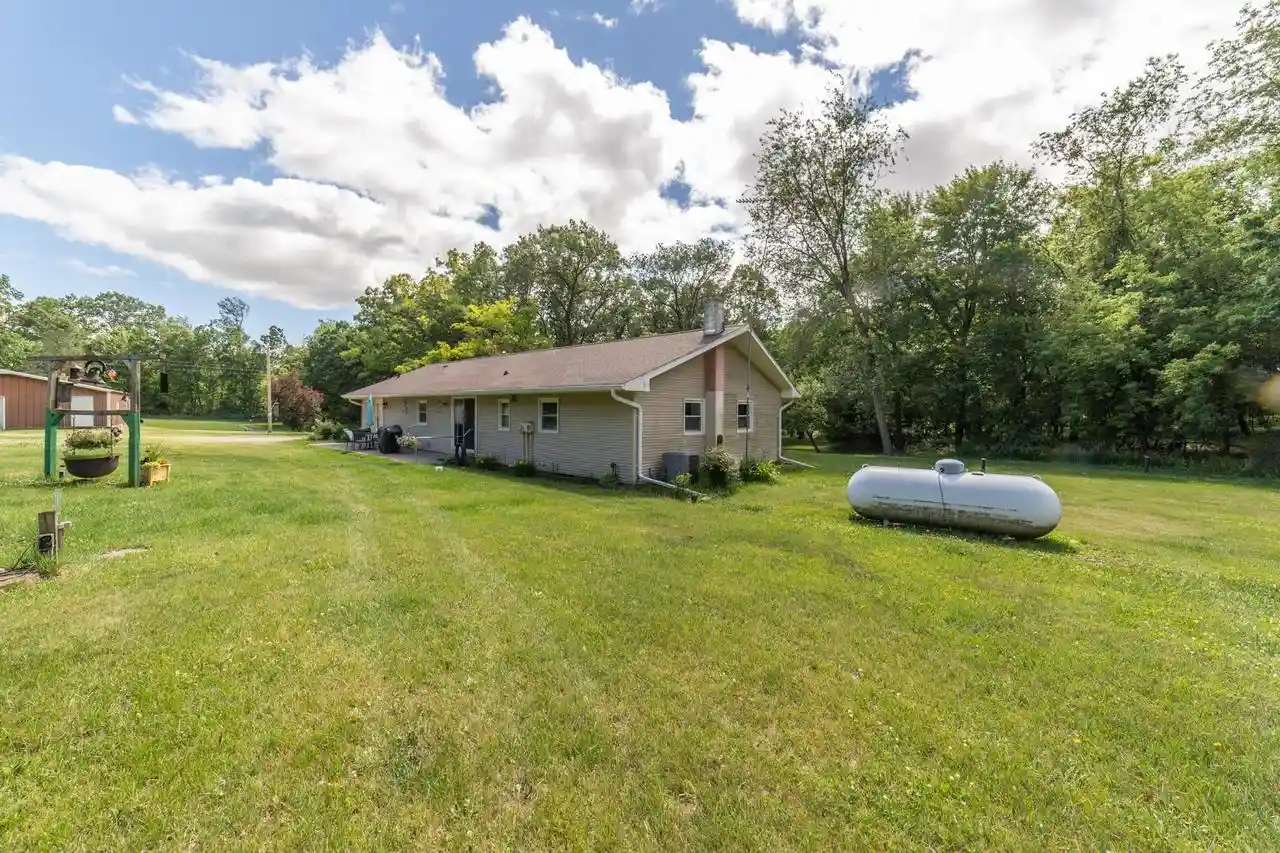 Homes for sale in Oxford, WI | N3412 2nd Ave Avenue Avenue, Oxford, WI 53952 | MLS# 2017792