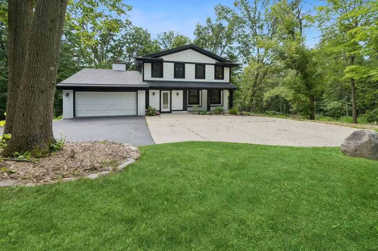 1st image of N2781 Wildwood Dr Dr, Lake Geneva, WI 53147 | MLS# 1952653