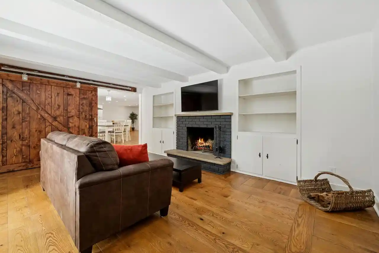 2nd image of N2781 Wildwood Dr Dr, Lake Geneva, WI 53147 | MLS# 1952653